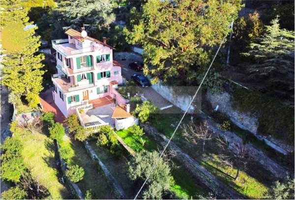 casa indipendente in vendita a Bordighera