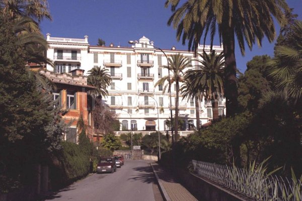 locale commerciale in vendita a Bordighera