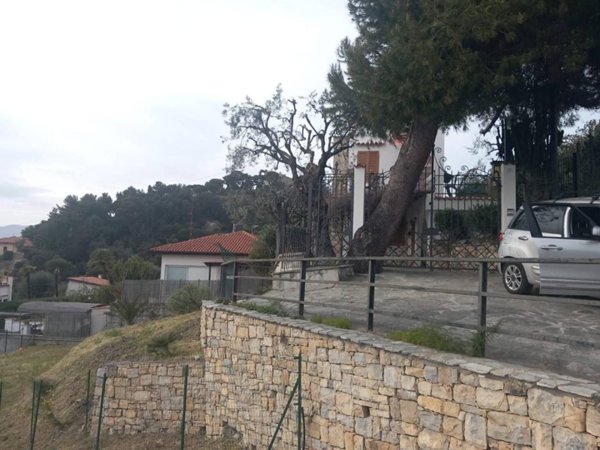 casa indipendente in vendita a Bordighera
