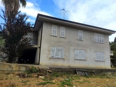 casa indipendente in vendita a Bordighera