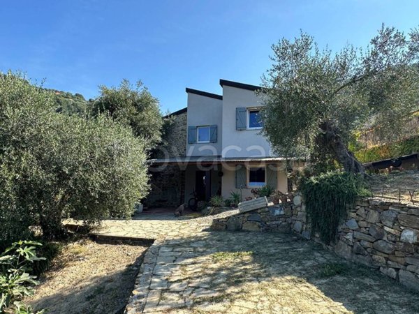 casa indipendente in vendita a Bordighera