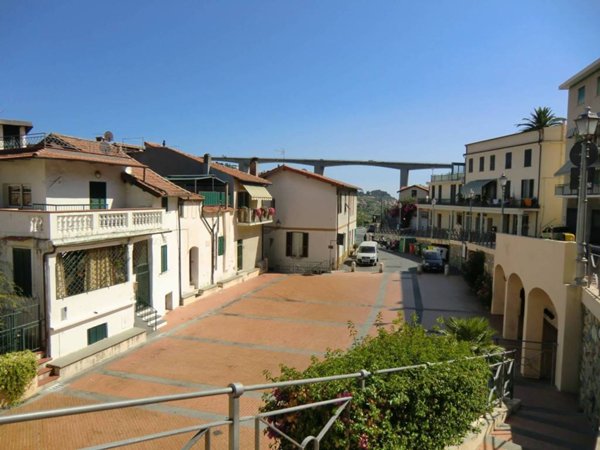 appartamento in vendita a Bordighera in zona Borghetto San Nicolò