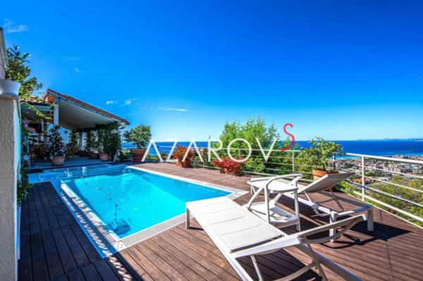 casa indipendente in vendita a Bordighera