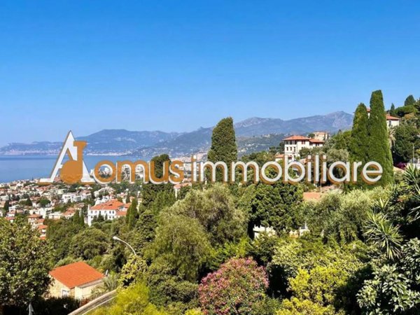casa indipendente in vendita a Bordighera