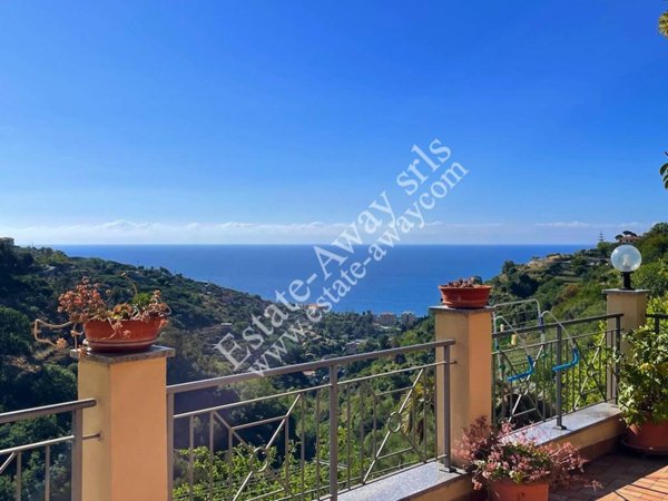 casa indipendente in vendita a Bordighera