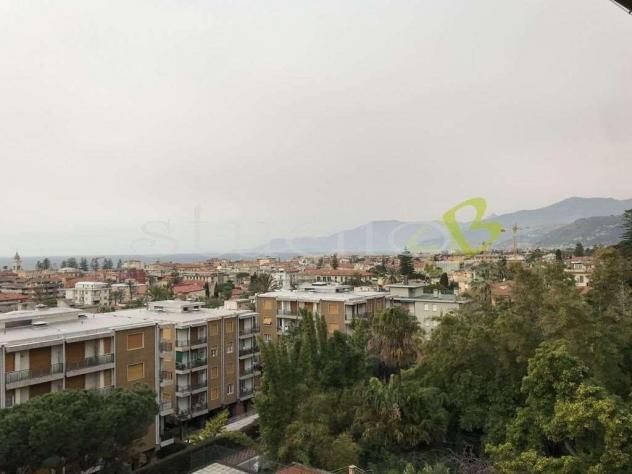 casa indipendente in vendita a Bordighera