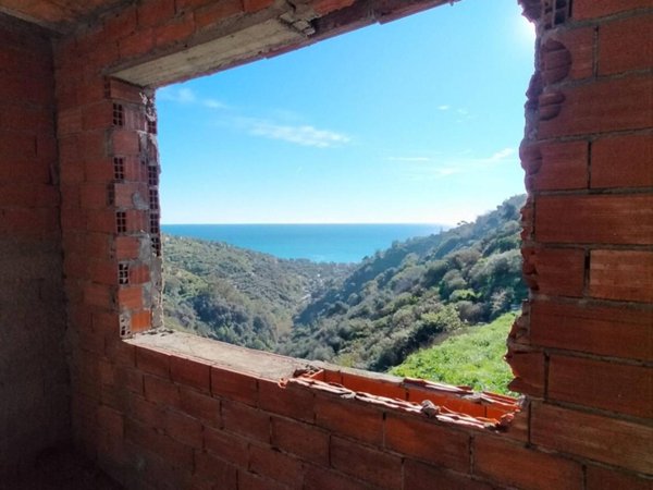 terreno edificabile in vendita a Bordighera