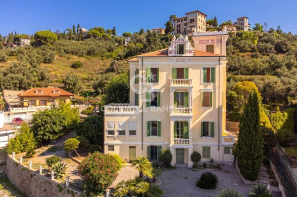 casa indipendente in vendita a Bordighera