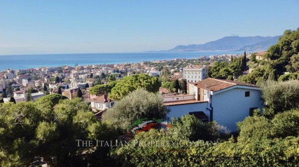 casa indipendente in vendita a Bordighera