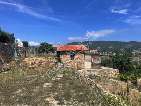 locale di sgombero in vendita a Bordighera