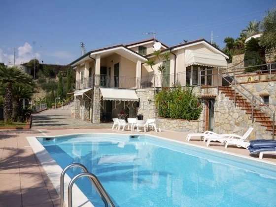 casa indipendente in vendita a Bordighera