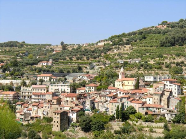 appartamento in vendita a Bordighera in zona Borghetto San Nicolò