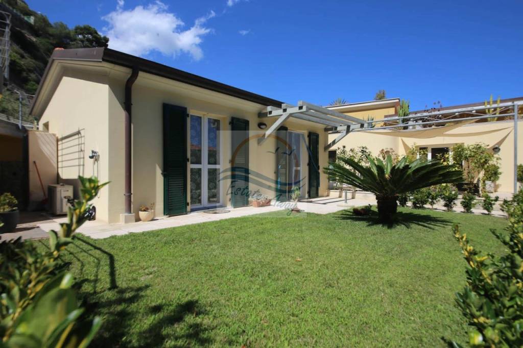 casa indipendente in vendita a Bordighera