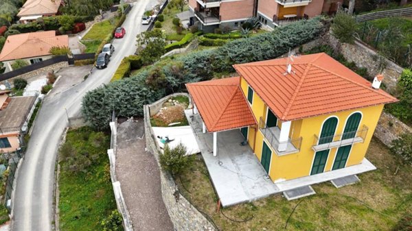 casa indipendente in vendita a Bordighera