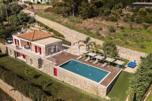 casa indipendente in vendita a Bordighera