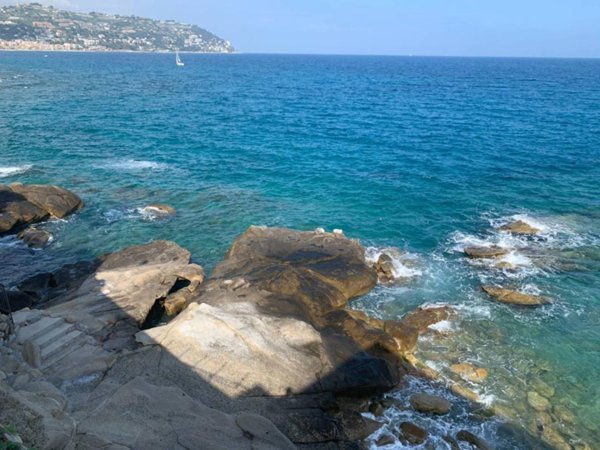 casa indipendente in vendita a Bordighera