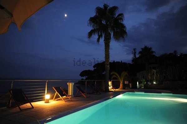 casa indipendente in vendita a Bordighera
