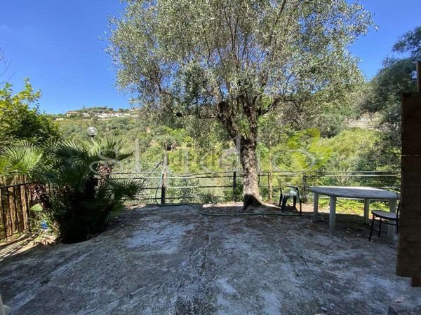appartamento in vendita a Bordighera in zona Sasso