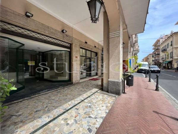 negozio in vendita a Bordighera