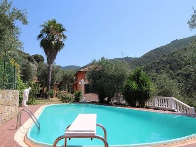 casa indipendente in vendita a Bordighera
