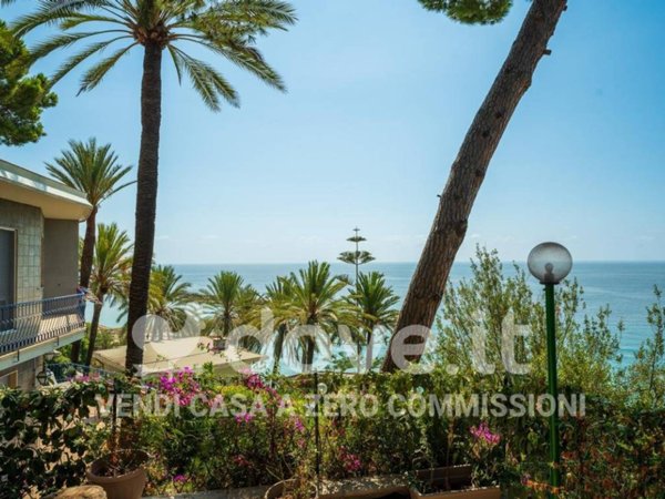 casa indipendente in vendita a Bordighera