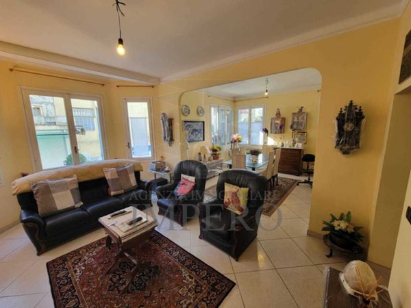 casa indipendente in vendita a Bordighera