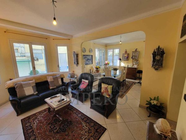 casa indipendente in vendita a Bordighera
