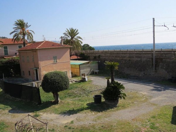 casa indipendente in vendita a Bordighera