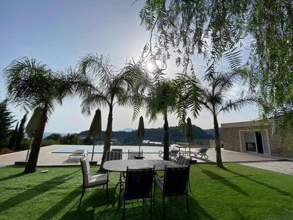 casa indipendente in vendita a Bordighera