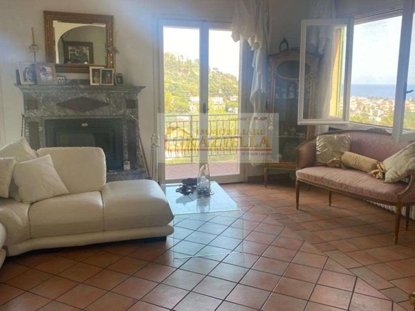 casa indipendente in vendita a Bordighera