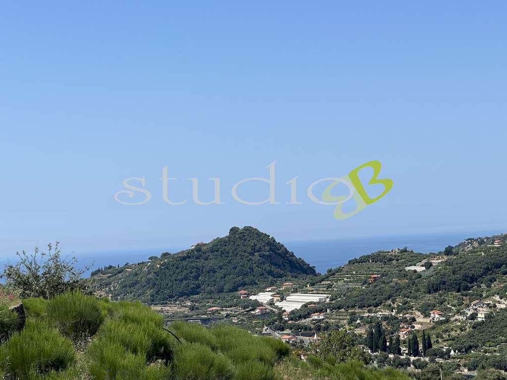 casa indipendente in vendita a Bordighera