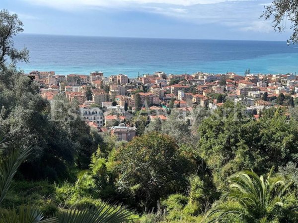 terreno edificabile in vendita a Bordighera