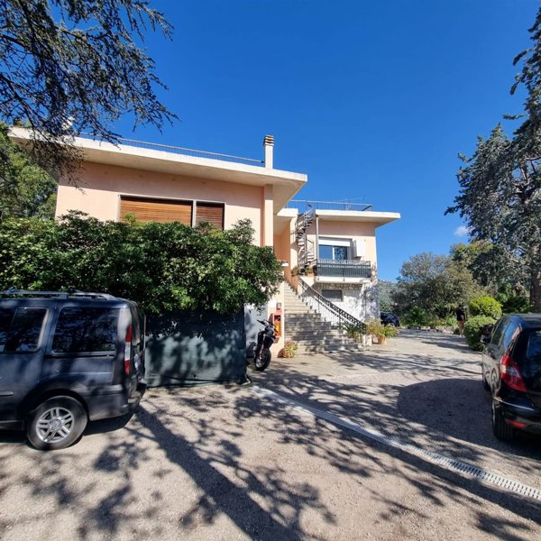 appartamento in vendita a Bordighera in zona Sasso