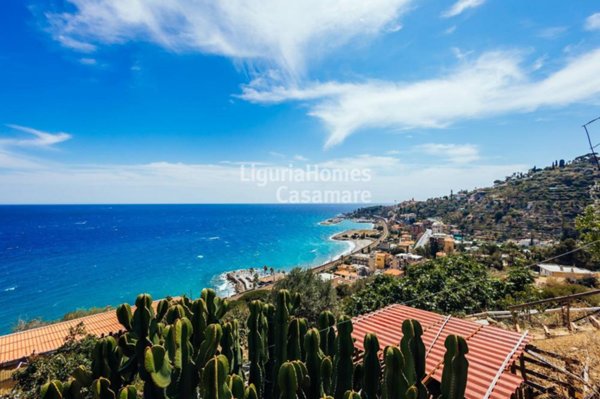 casa indipendente in vendita a Bordighera