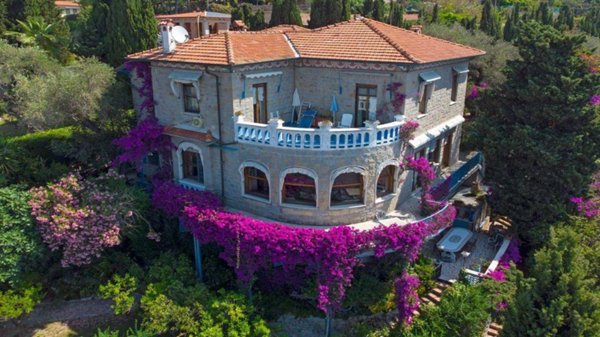 casa indipendente in vendita a Bordighera