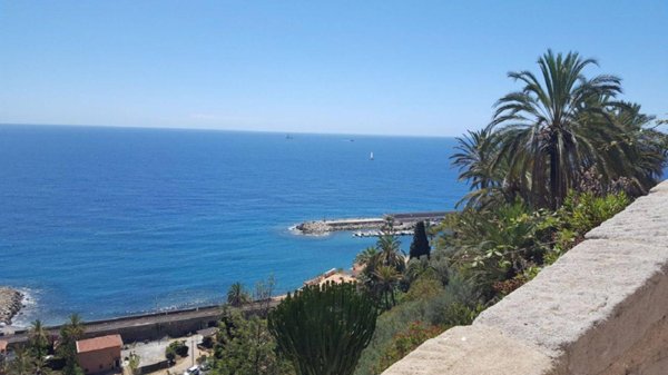 locale di sgombero in vendita a Bordighera