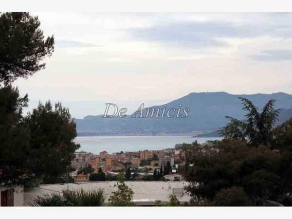 casa indipendente in vendita a Bordighera