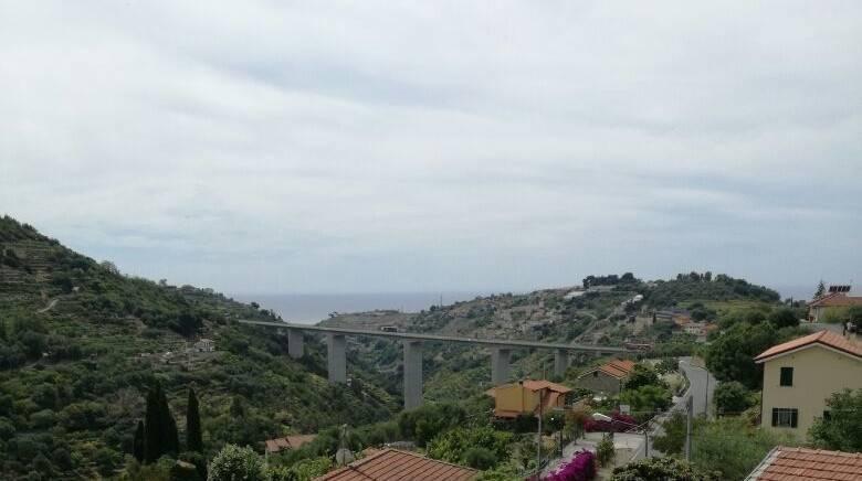 casa indipendente in vendita a Bordighera in zona Sasso
