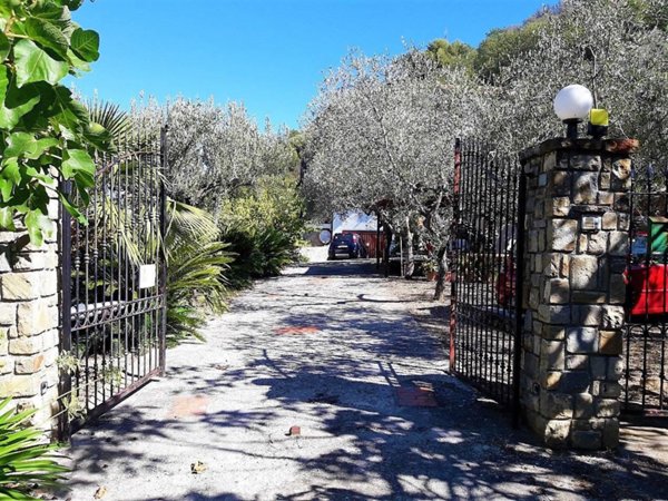 casa indipendente in vendita a Bordighera