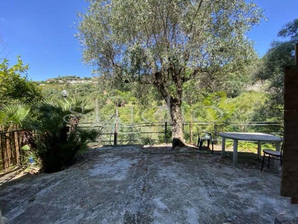 casale in vendita a Bordighera in zona Sasso