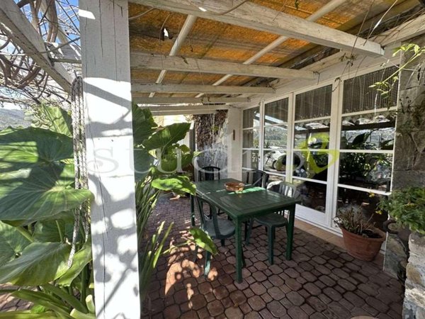 casa indipendente in vendita a Bordighera in zona Sasso