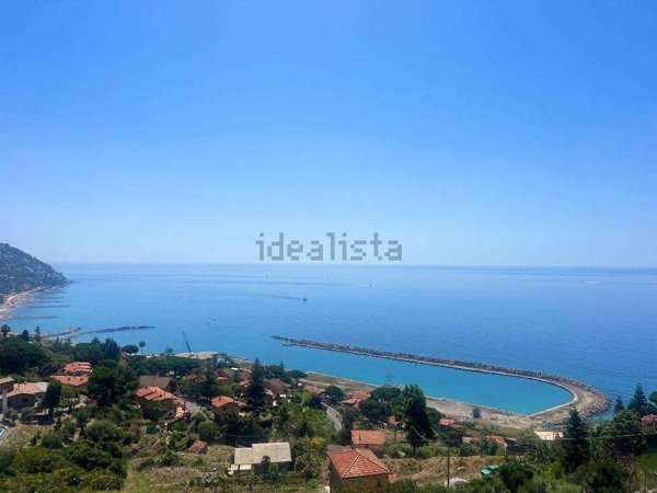 casa indipendente in vendita a Bordighera