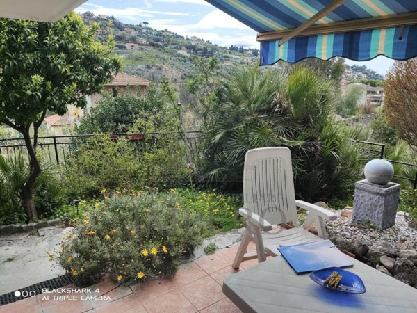 casa semindipendente in vendita a Bordighera