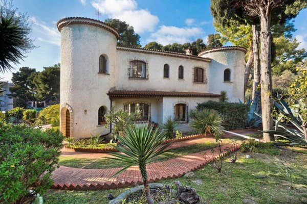 casa indipendente in vendita a Bordighera