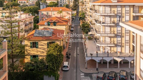 casa indipendente in vendita a Bordighera