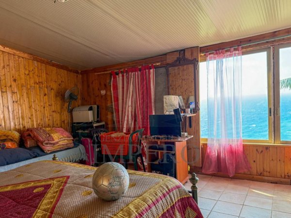 casa indipendente in vendita a Bordighera