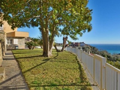 casa indipendente in vendita a Bordighera
