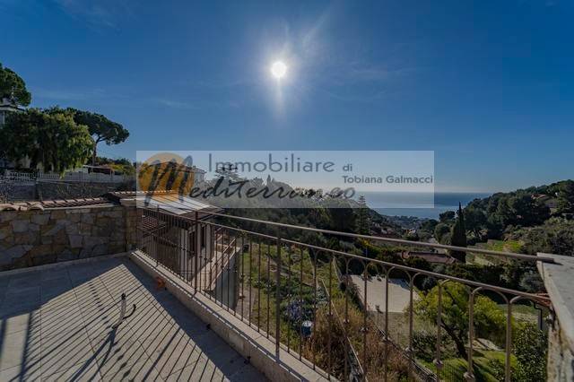 casa indipendente in vendita a Bordighera