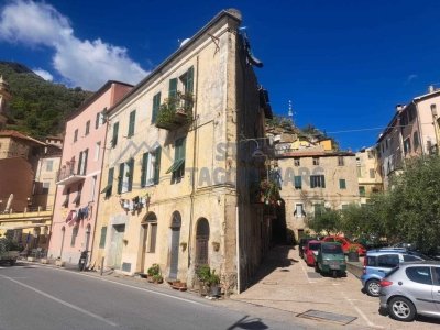 casa semindipendente in vendita a Bordighera