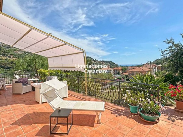 casa indipendente in vendita a Bordighera in zona Sasso